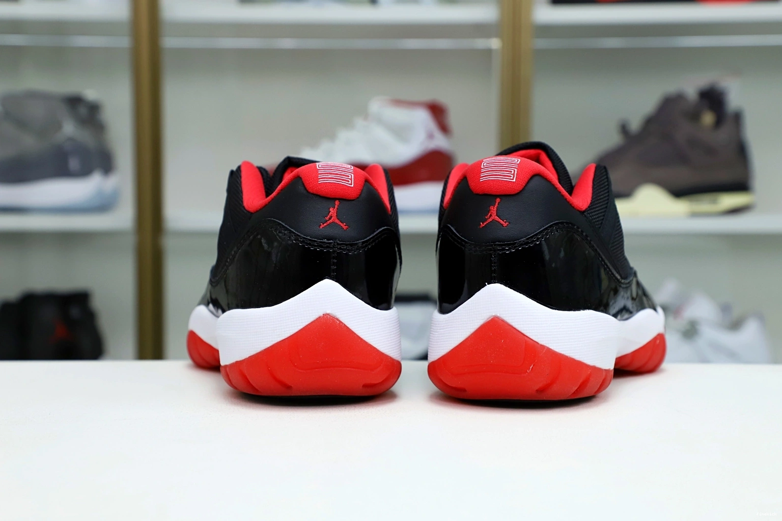 JORDAN RETRO 11 BRED AIR LOW 0310
